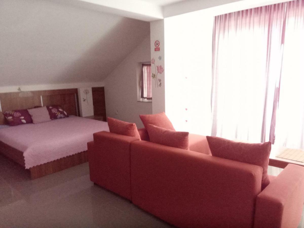 Hotel Yard House Trpejca Ohrid Exterior foto